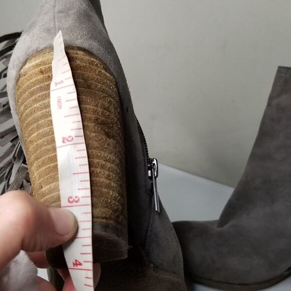 Vince Camuto booties with fringe gray heel - Picture 10 of 10